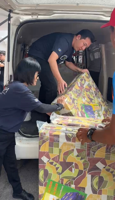 【天然气管泄漏大爆炸】马华志工团续援灾民 提供床褥及宠物物资