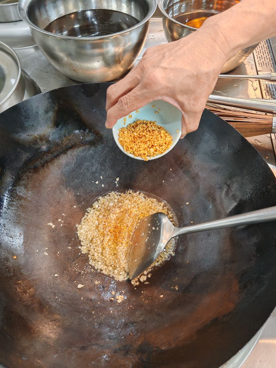 鹽焗蒜茸生蠔