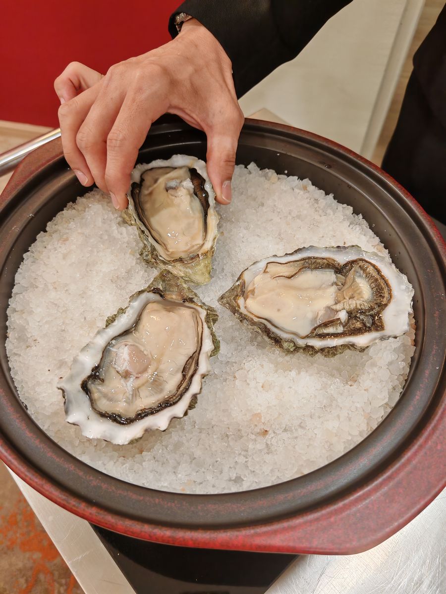 鹽焗蒜茸生蠔