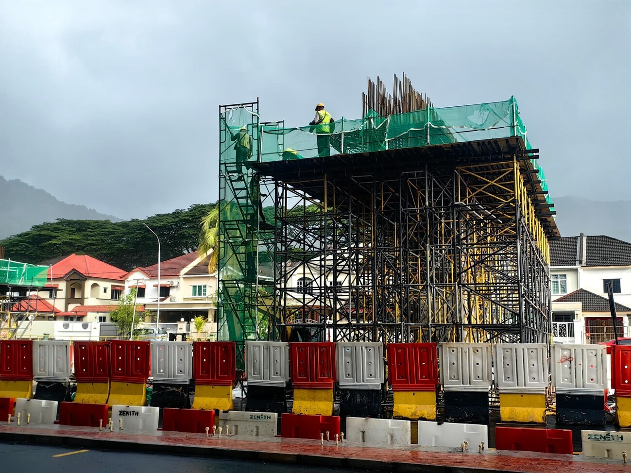 亚依淡通往敦林苍祐大道绕道工程