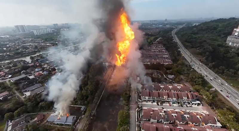 天然气管泄漏大爆炸