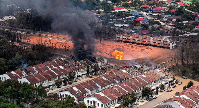 天然气管泄漏大爆炸