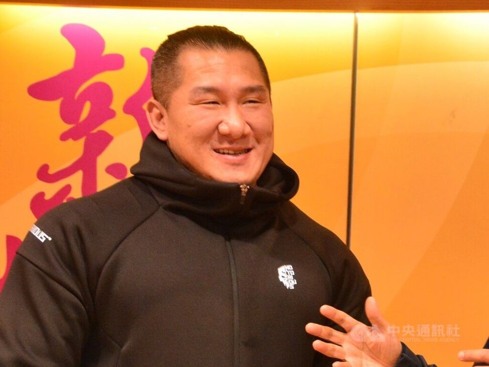 台网红“馆长”赴中直播 国台办：完全可像自家一样