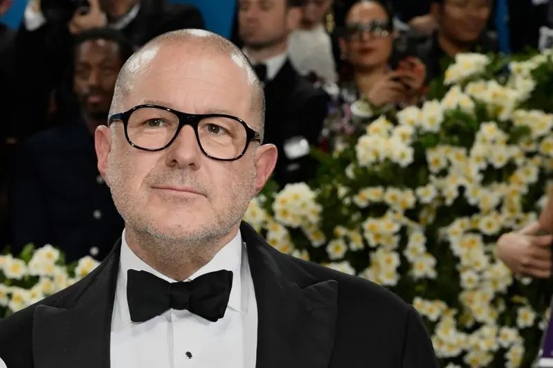 前苹果公司设计总监艾夫(Jony Ive)