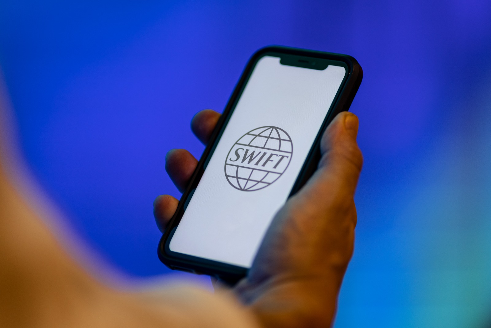 欧盟新一轮制裁俄罗斯  SWIFT系统料剔除20银行