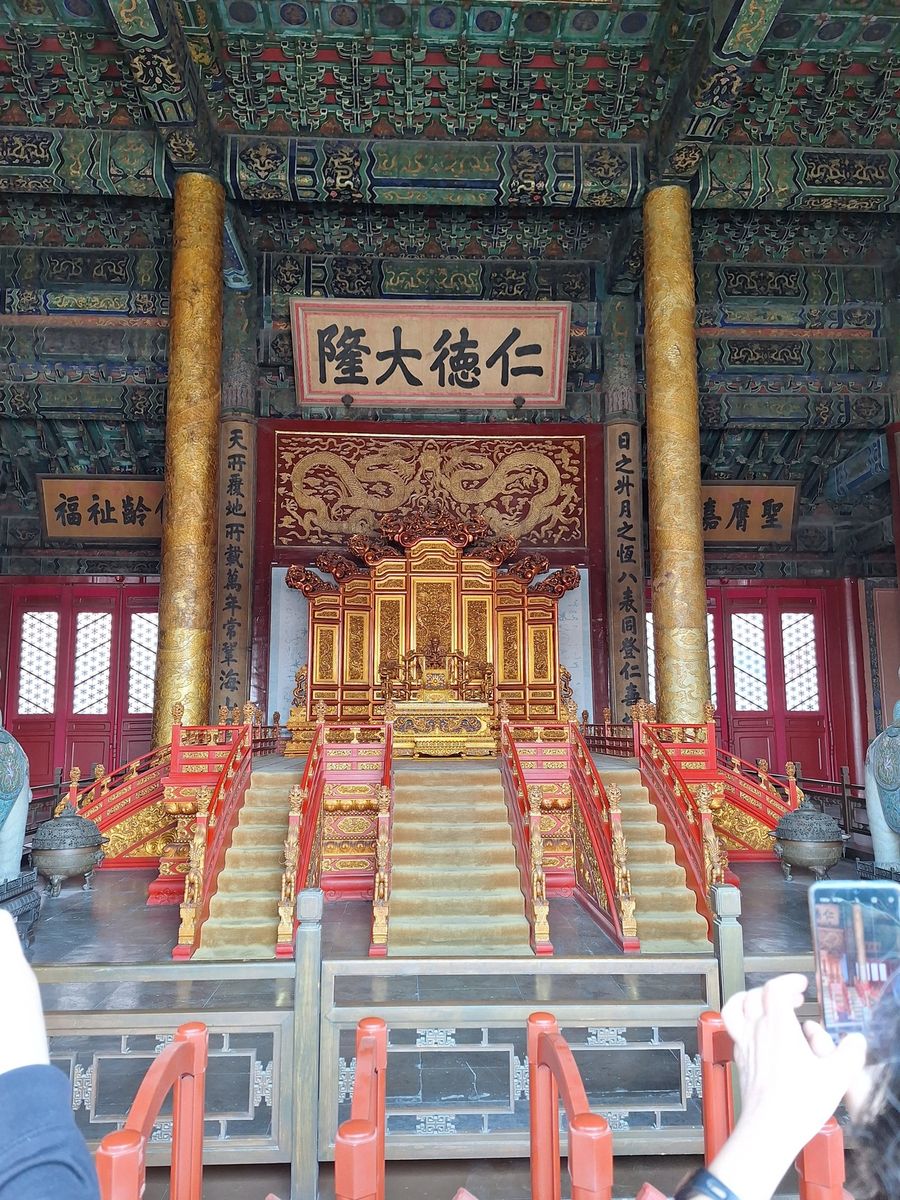 先皇龙椅