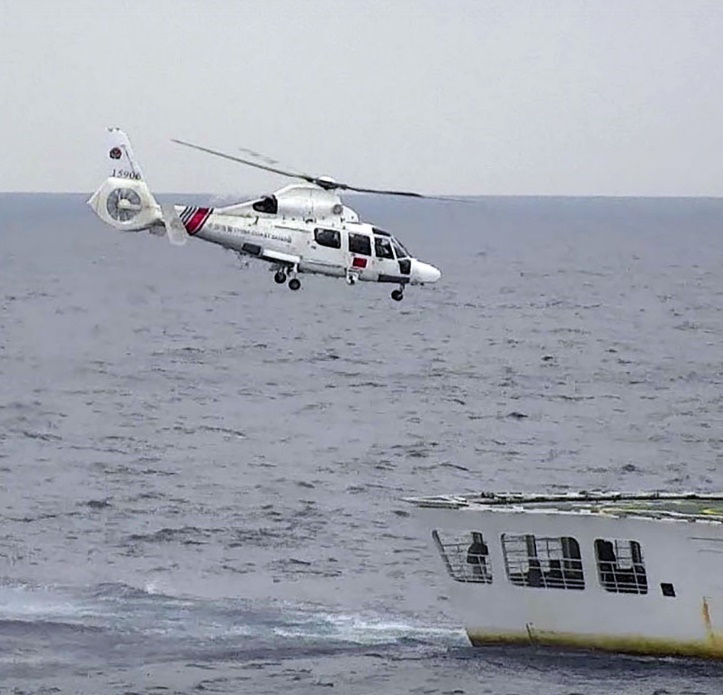 日民飞机闯钓鱼岛领空 中国海警出动舰机驱离