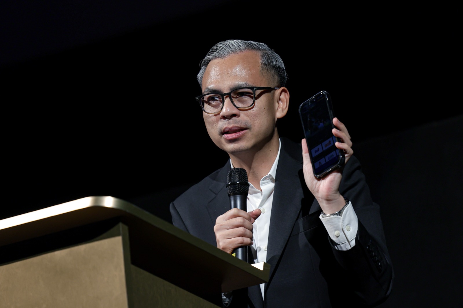 法米促通讯部全员 慎用AI提升工作效率