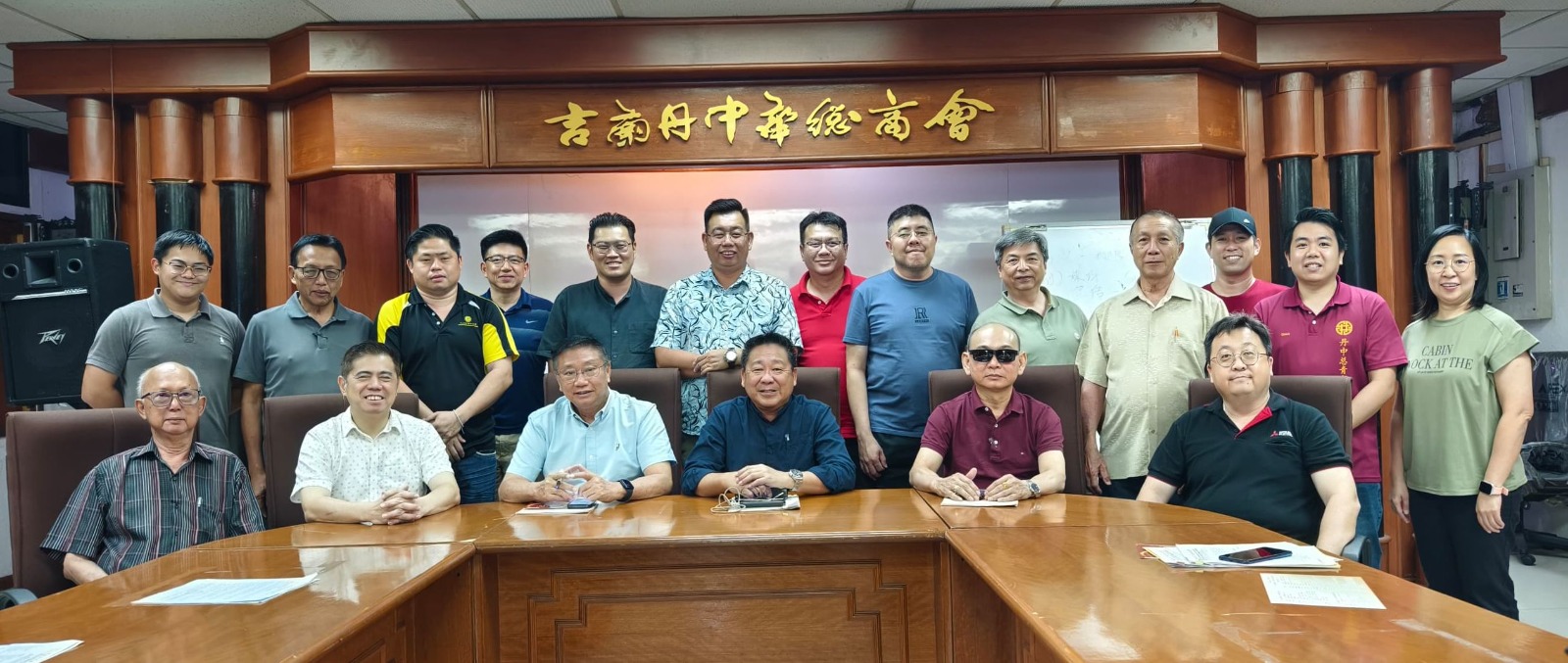 丹中总改选不战而胜 叶翃瑚续任会长