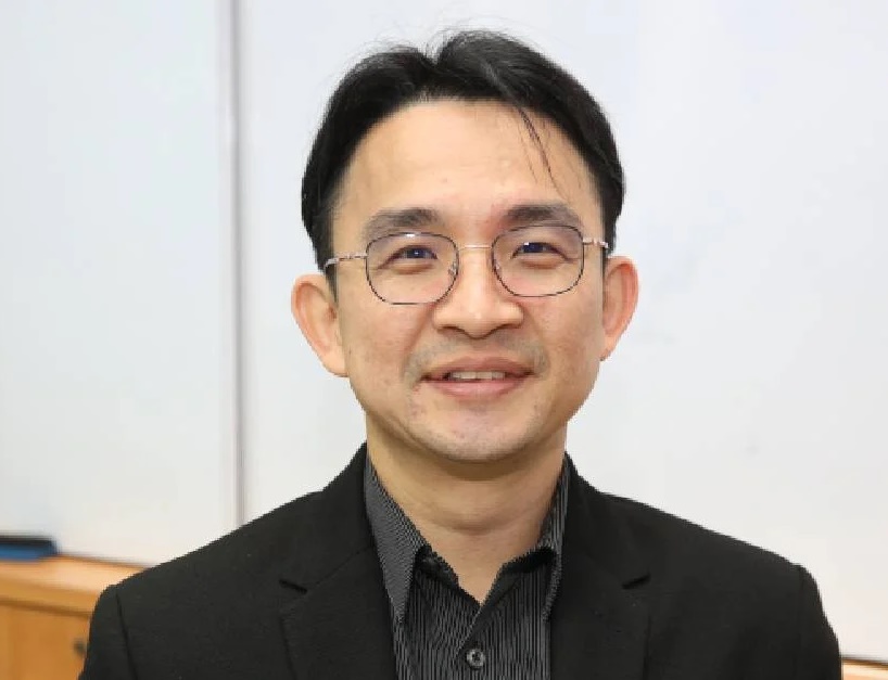董总执行长梁胜义