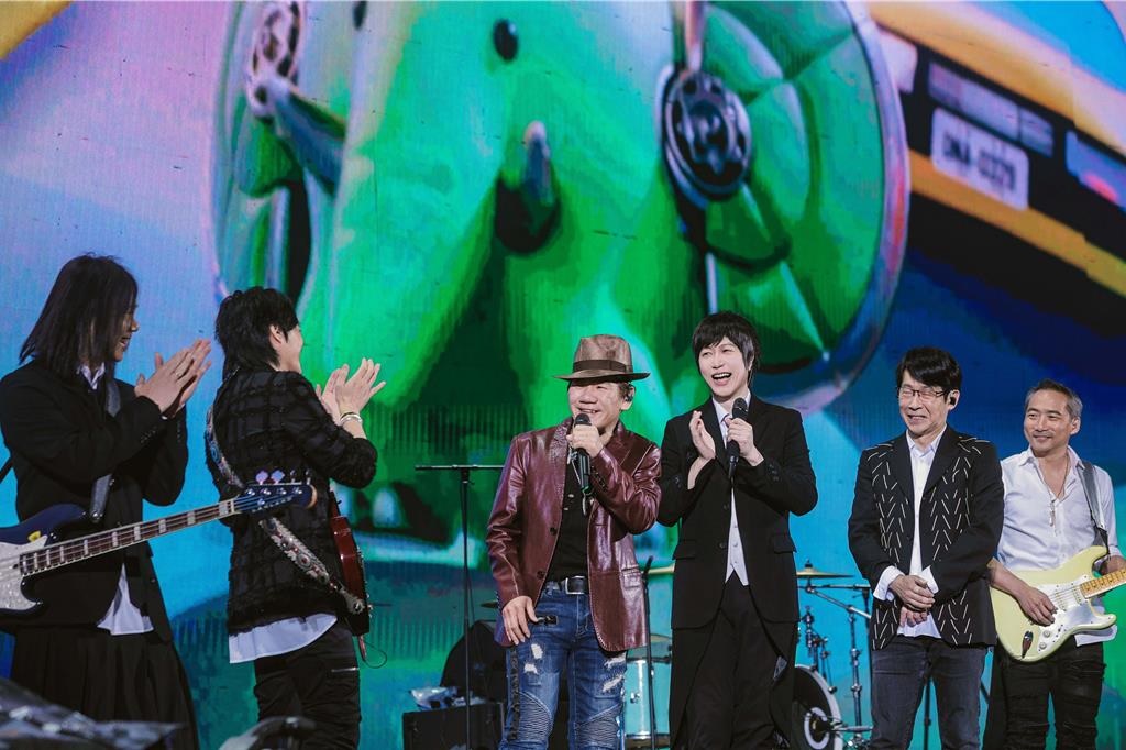 五月天合体天王师兄 阿信自爆想缺席演出