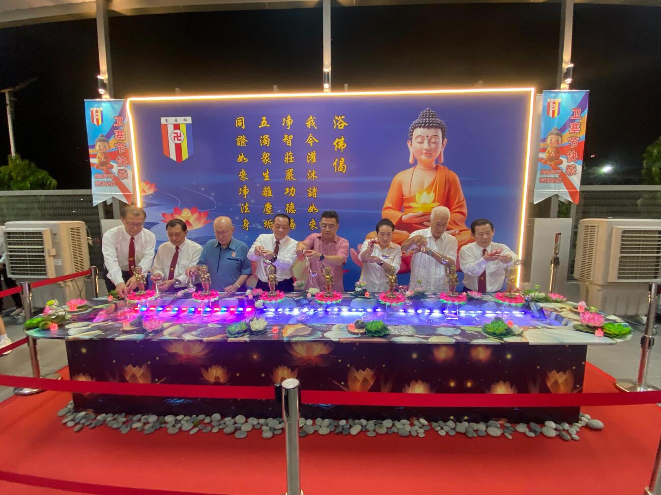槟城慧音社卫塞节浴佛仪式