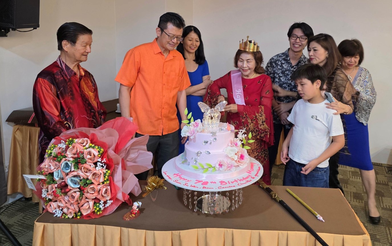 拿汀伍锈榕办生日会 获各界到来参盛祝贺