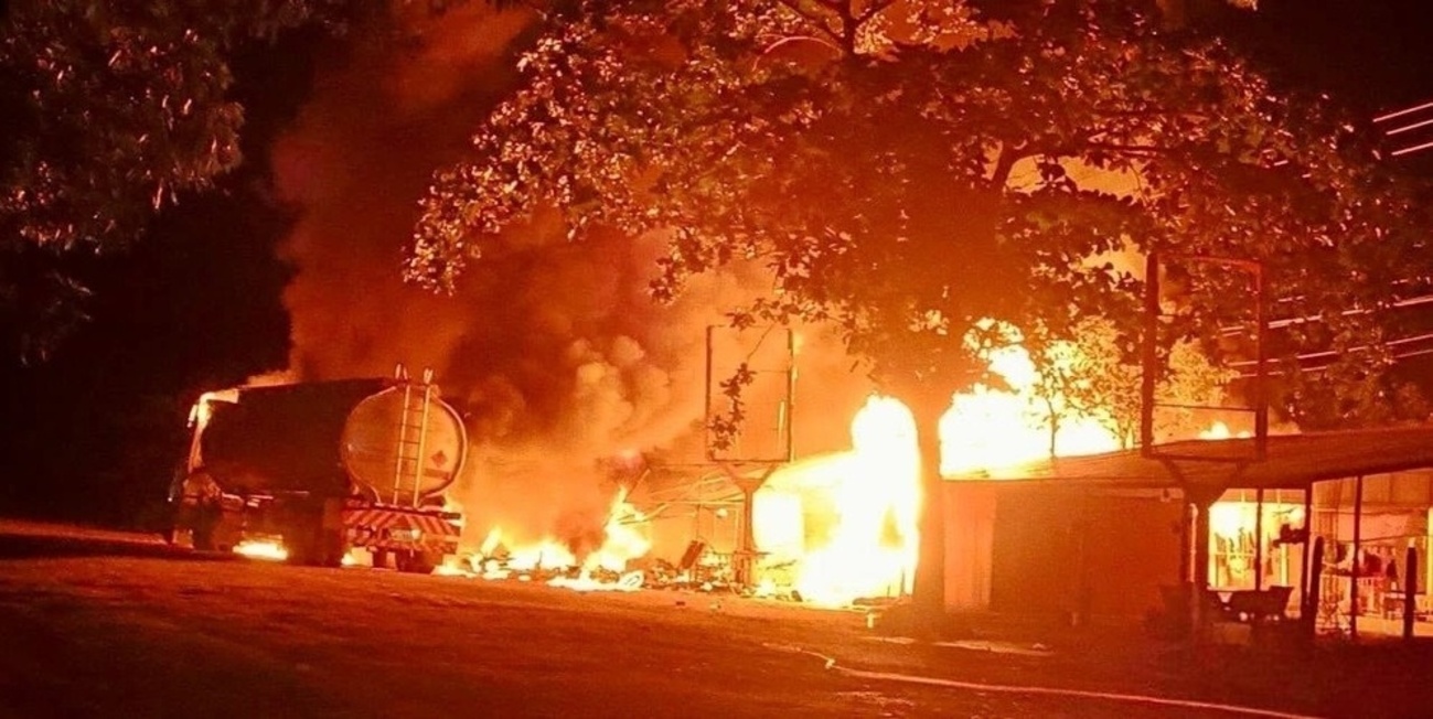 油罐车爆炸