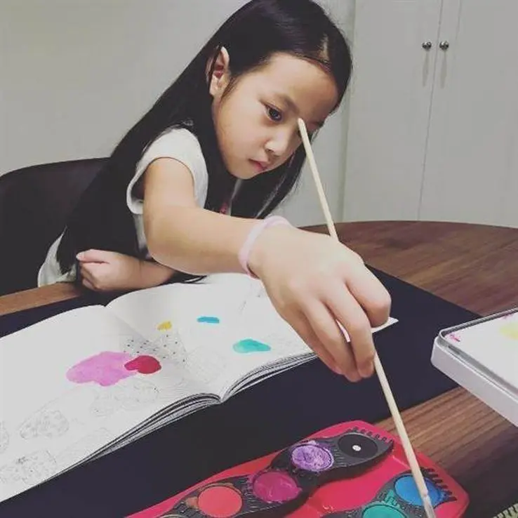 赵薇女儿“小四月”(取自Instagram)