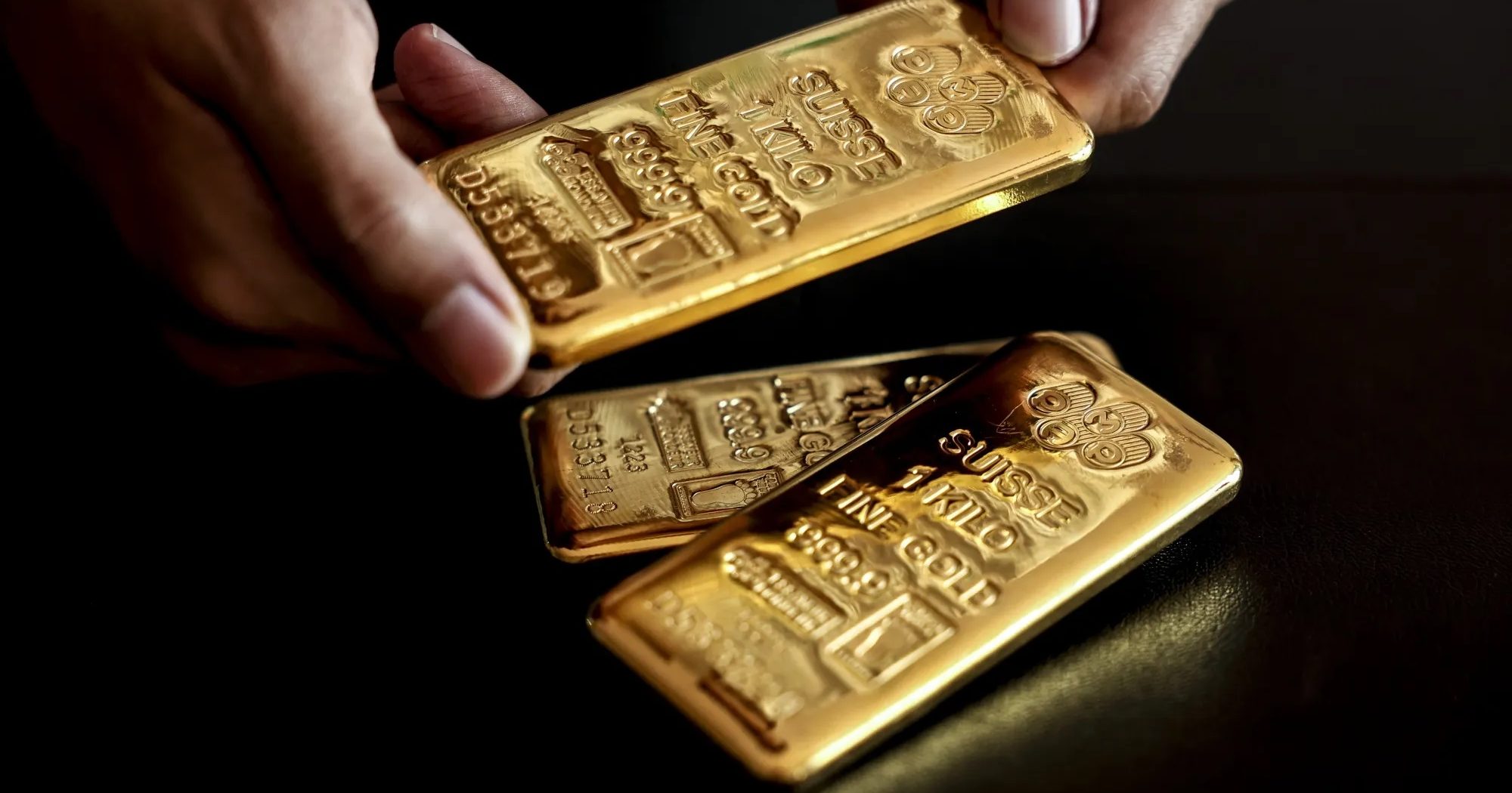 市场消化关税消息 金价小幅走跌