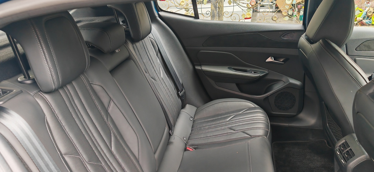 标致408 GT 动力从容不扯后腿