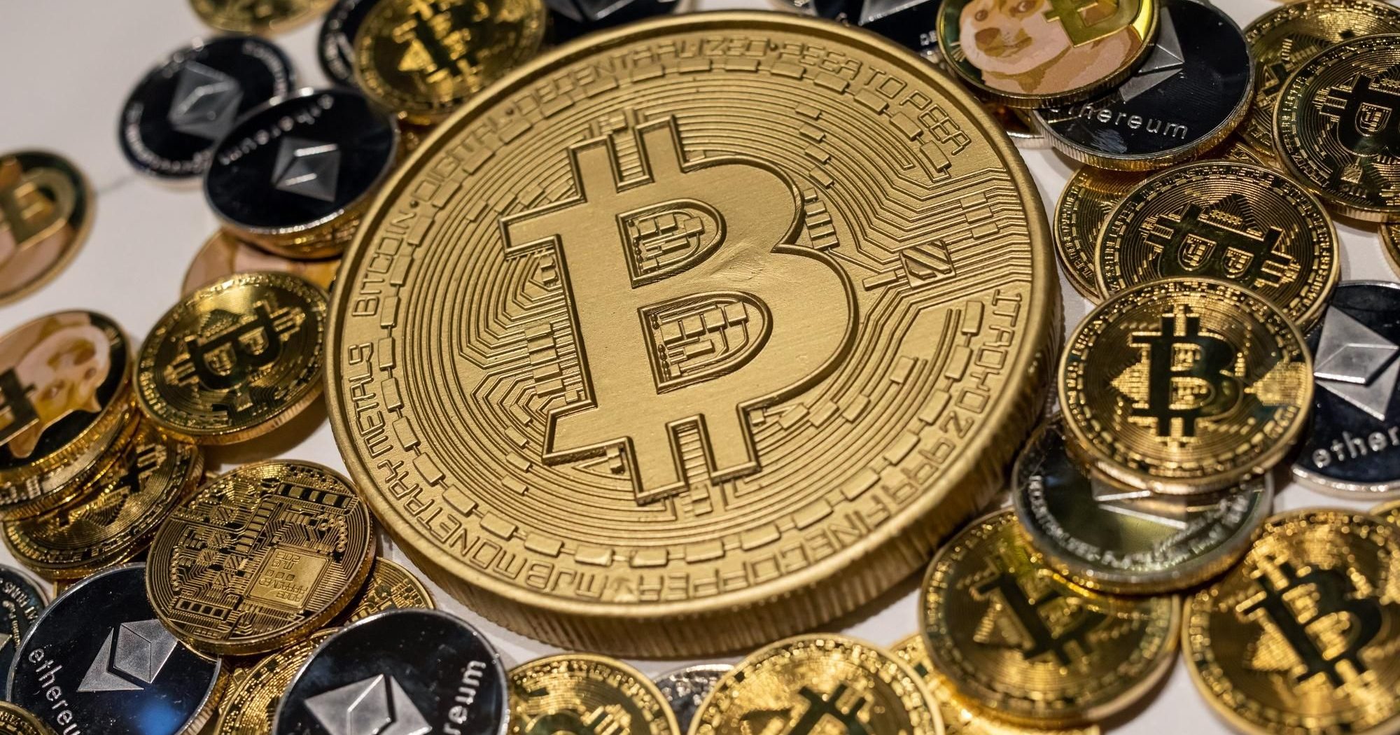 最有权VS最有钱蒸发逾6000亿 比特币快速回升 专家揭关键