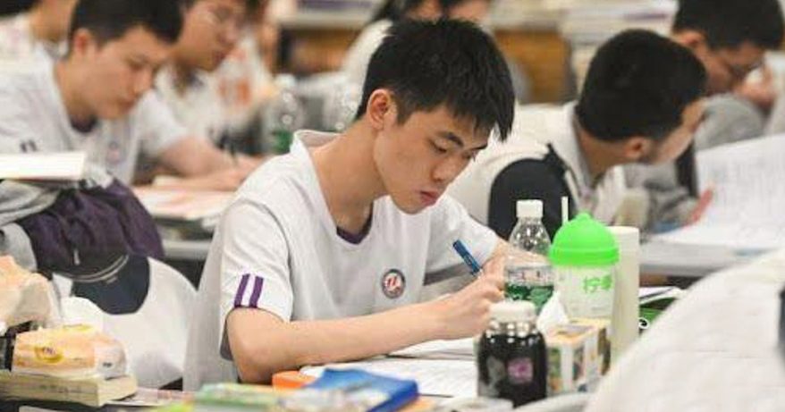 中国高考期间防作弊 暂停AI工具服务
