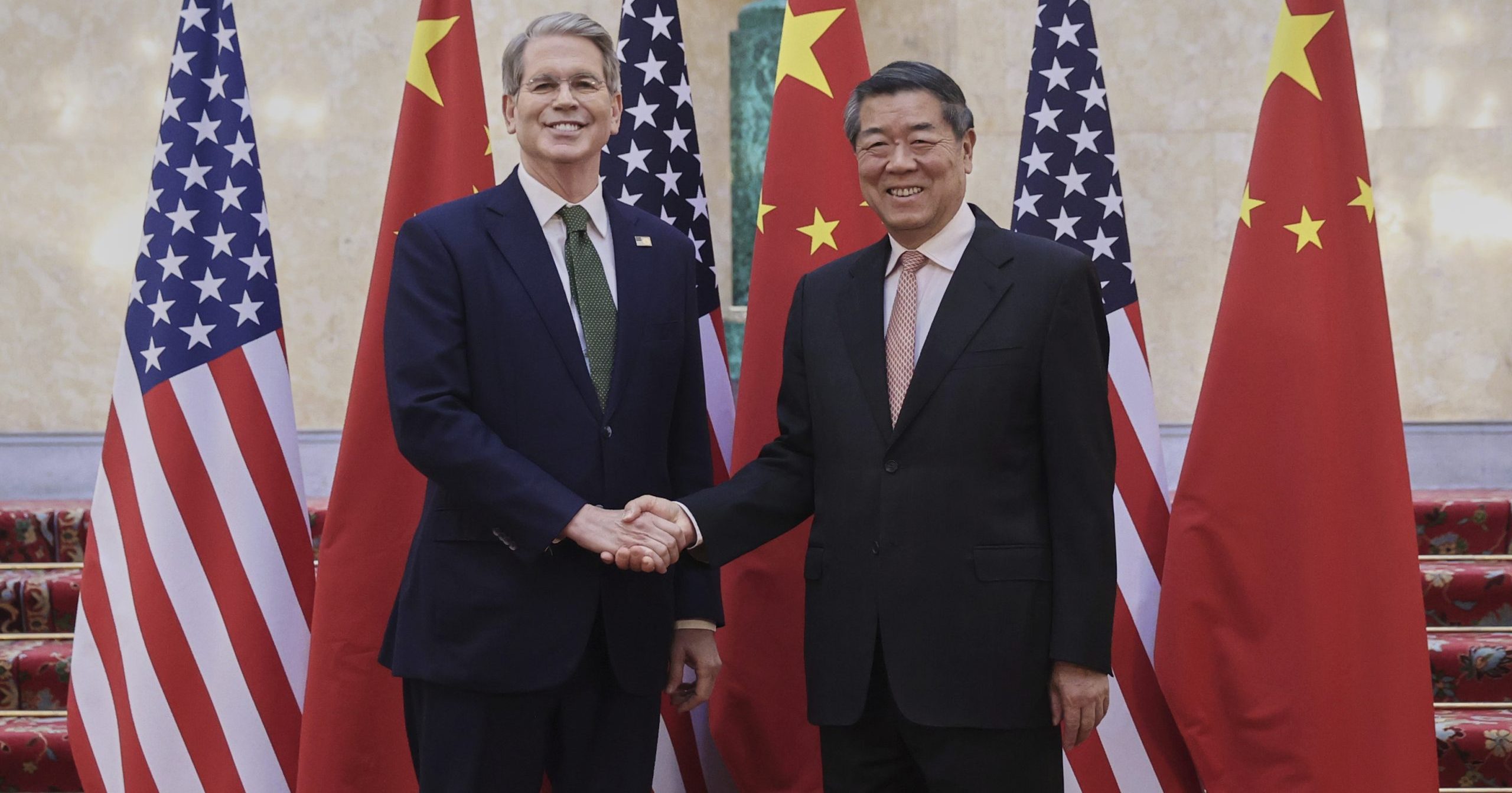 中美伦敦贸易会谈首日落幕 美放宽出口管制“英伟达先进芯片除外”