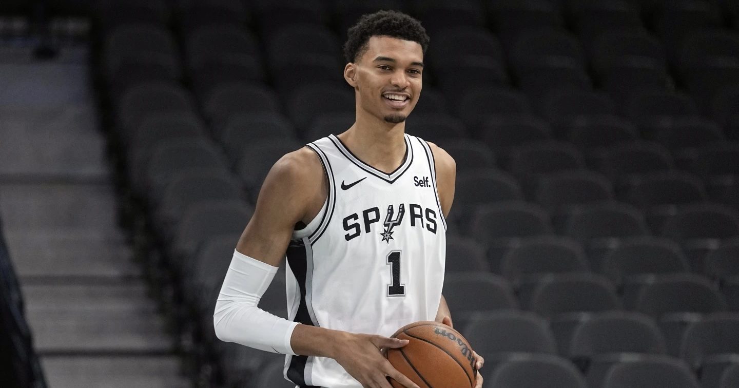 NBA球星“赴少林寺修行”官方微博證實剃發