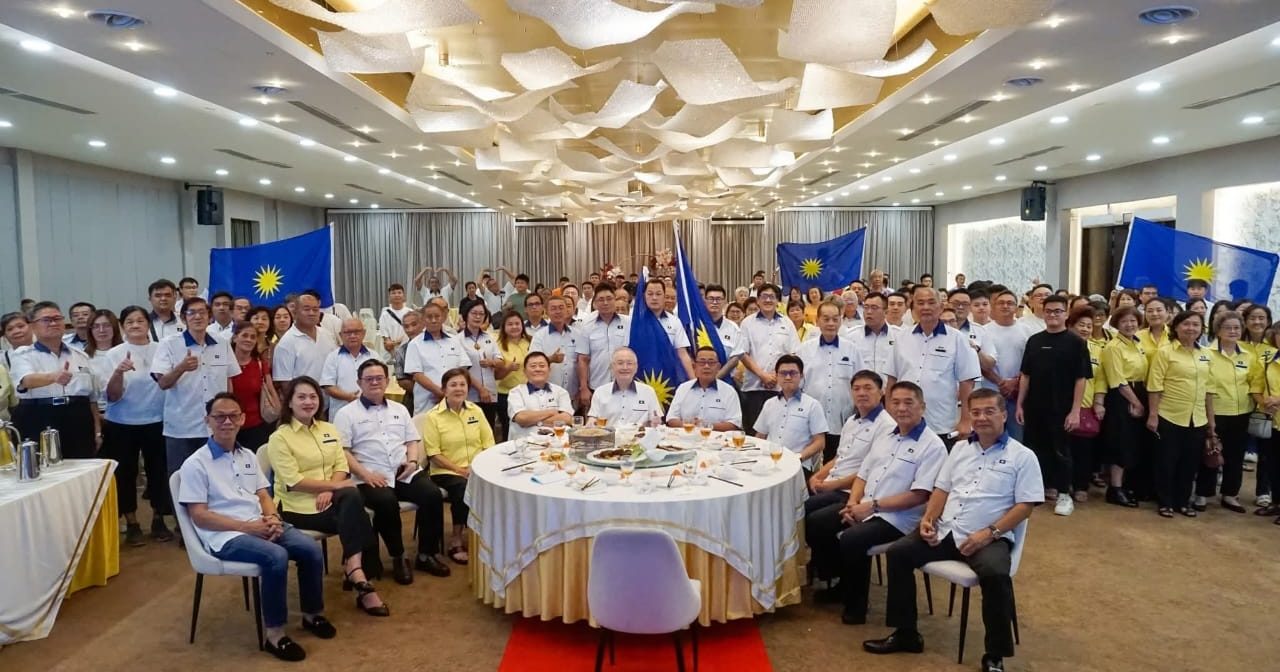 巴生马华大会通过议案 挺国阵++拒行动党
