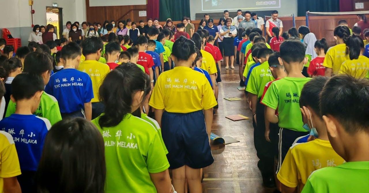 【少年弑母兄】玛琳华小全校默哀一分钟