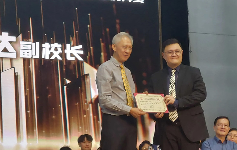 吴坤达:加强教师凝聚力 守护好宽中核心