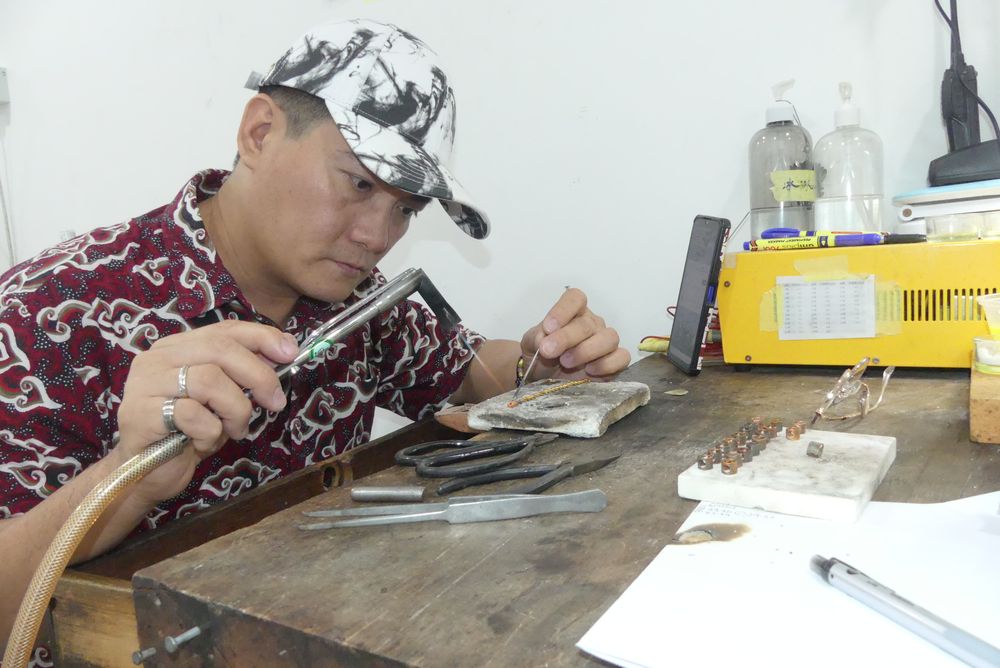 泓玫瑰国际黄金珠宝交易中心