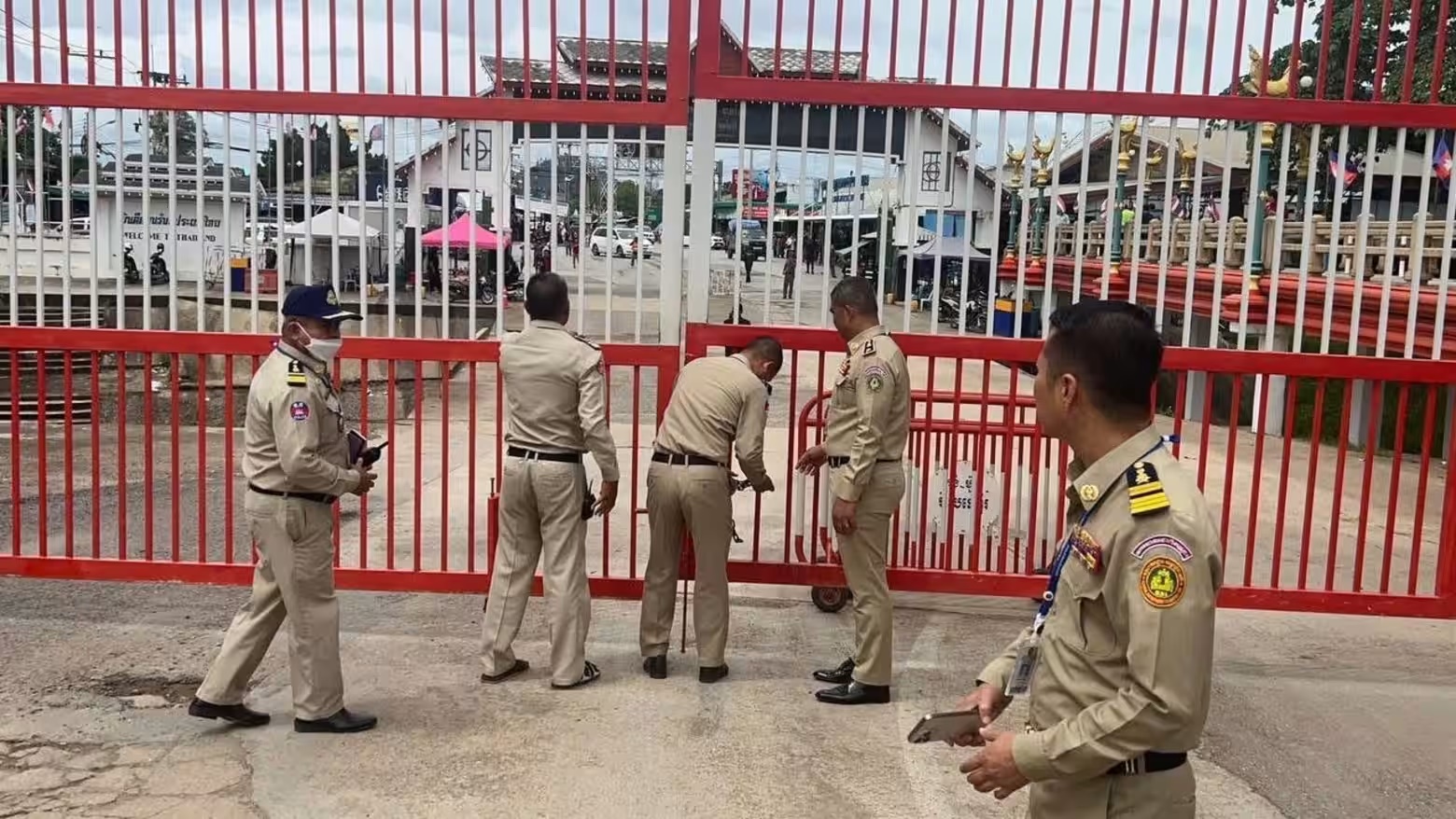 柬泰边境紧张升级 柬助返国劳工对接就业