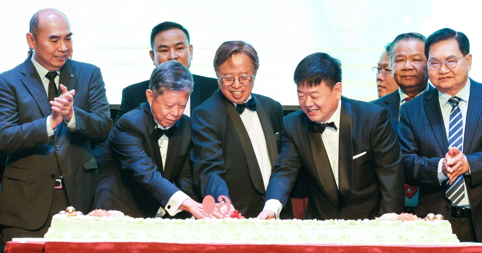 “與投資者合作大門敞開” 阿邦佐邀砂中總並肩迎商機