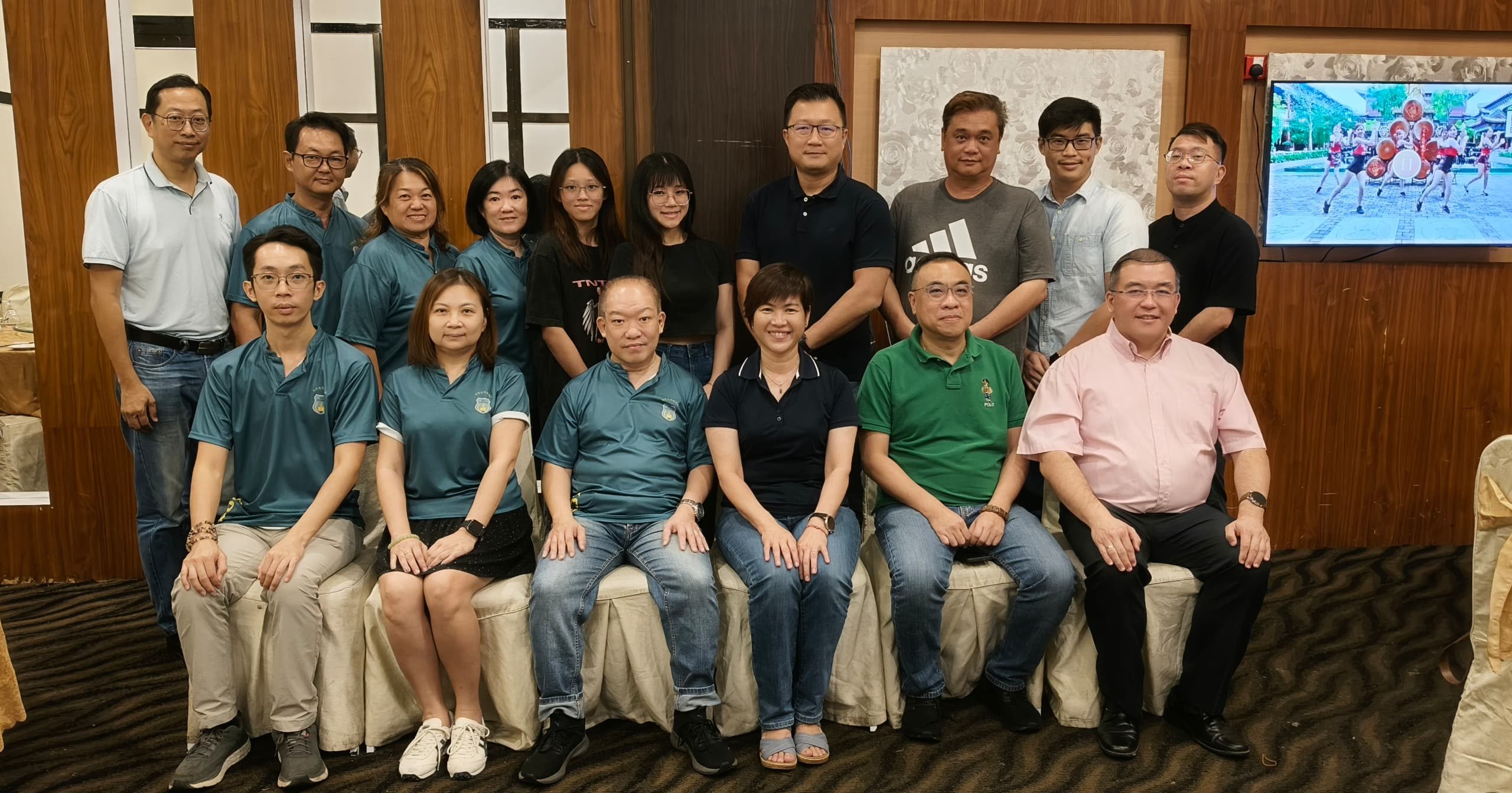 关丹光华校友会改选，陈志伟蝉联主席