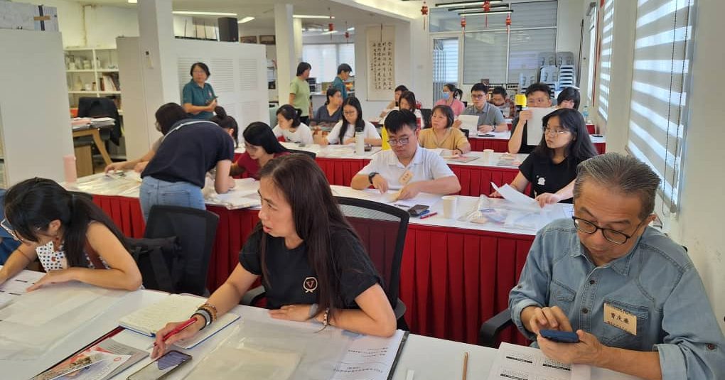 图书文献保存修护工作坊 20人学习技巧“护书”