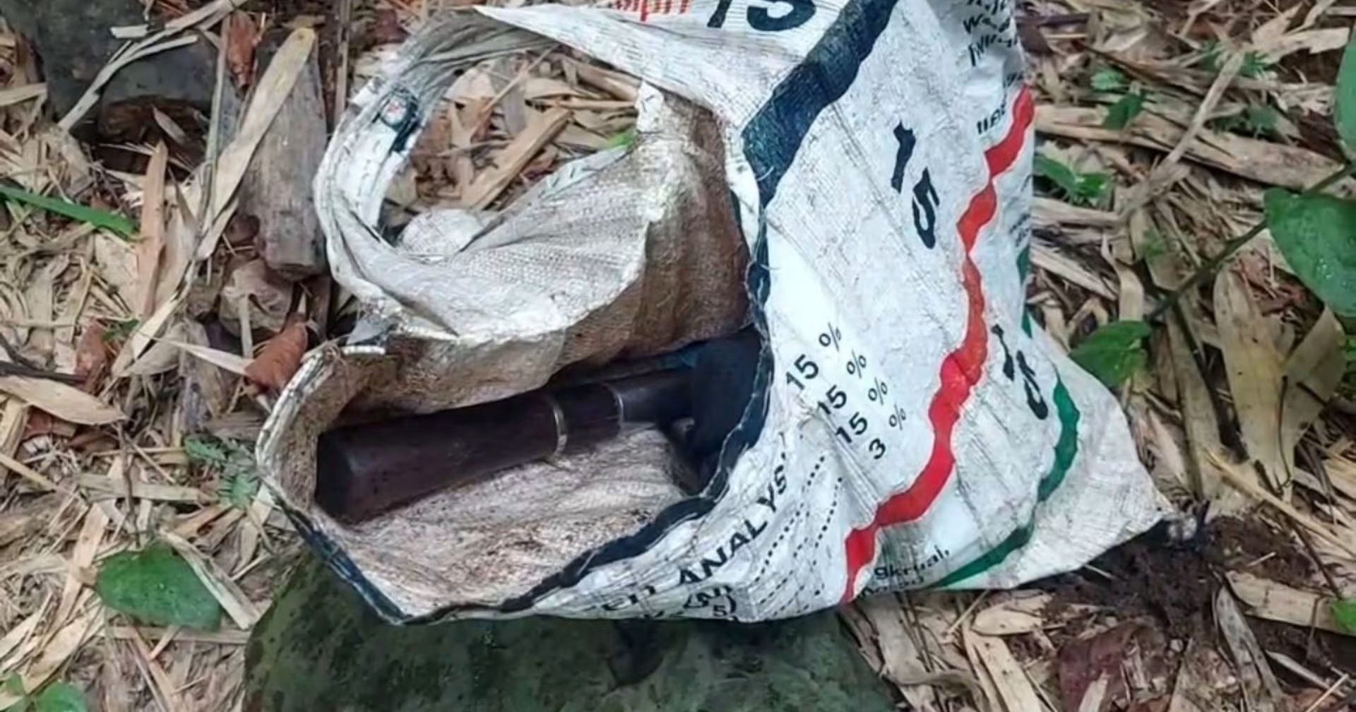 不满被控侵占政府地 泰男砍死举报者后自缢