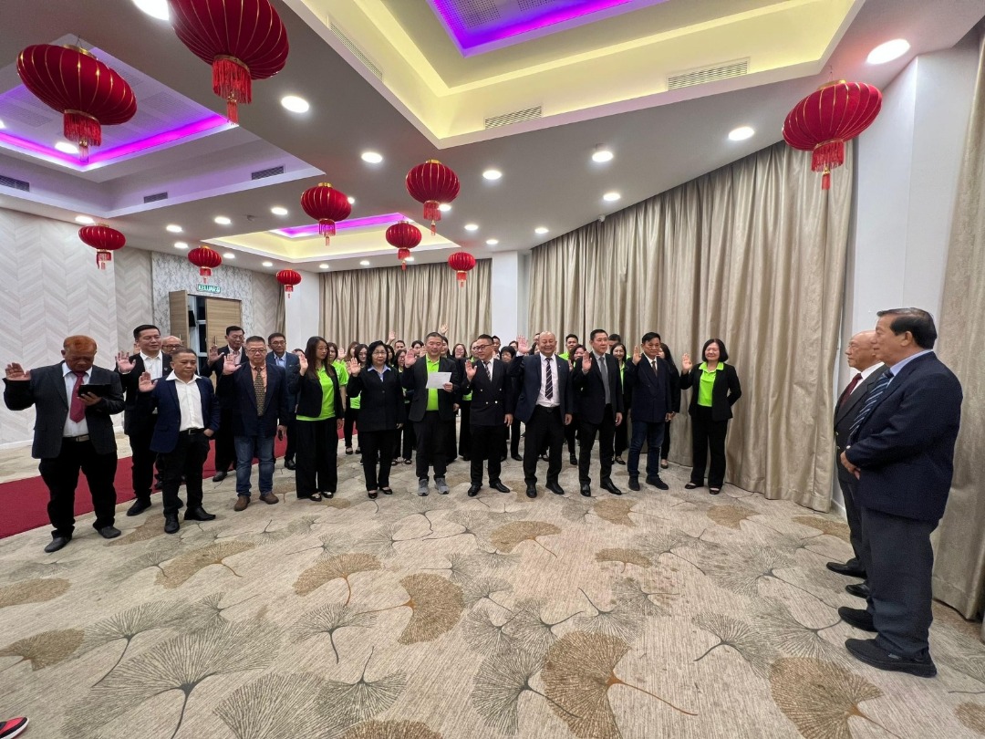 丹永春会馆新届理事会宣誓就职