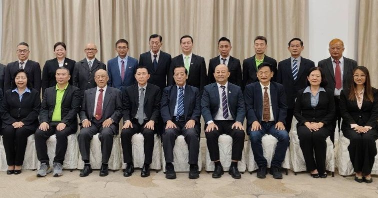 丹永春会馆新届理事会宣誓就职