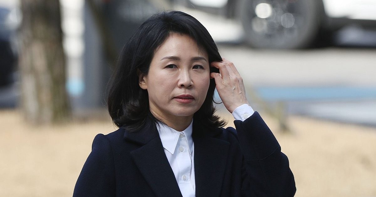 曾违选举法被判罚款 金惠京静默应援李在明