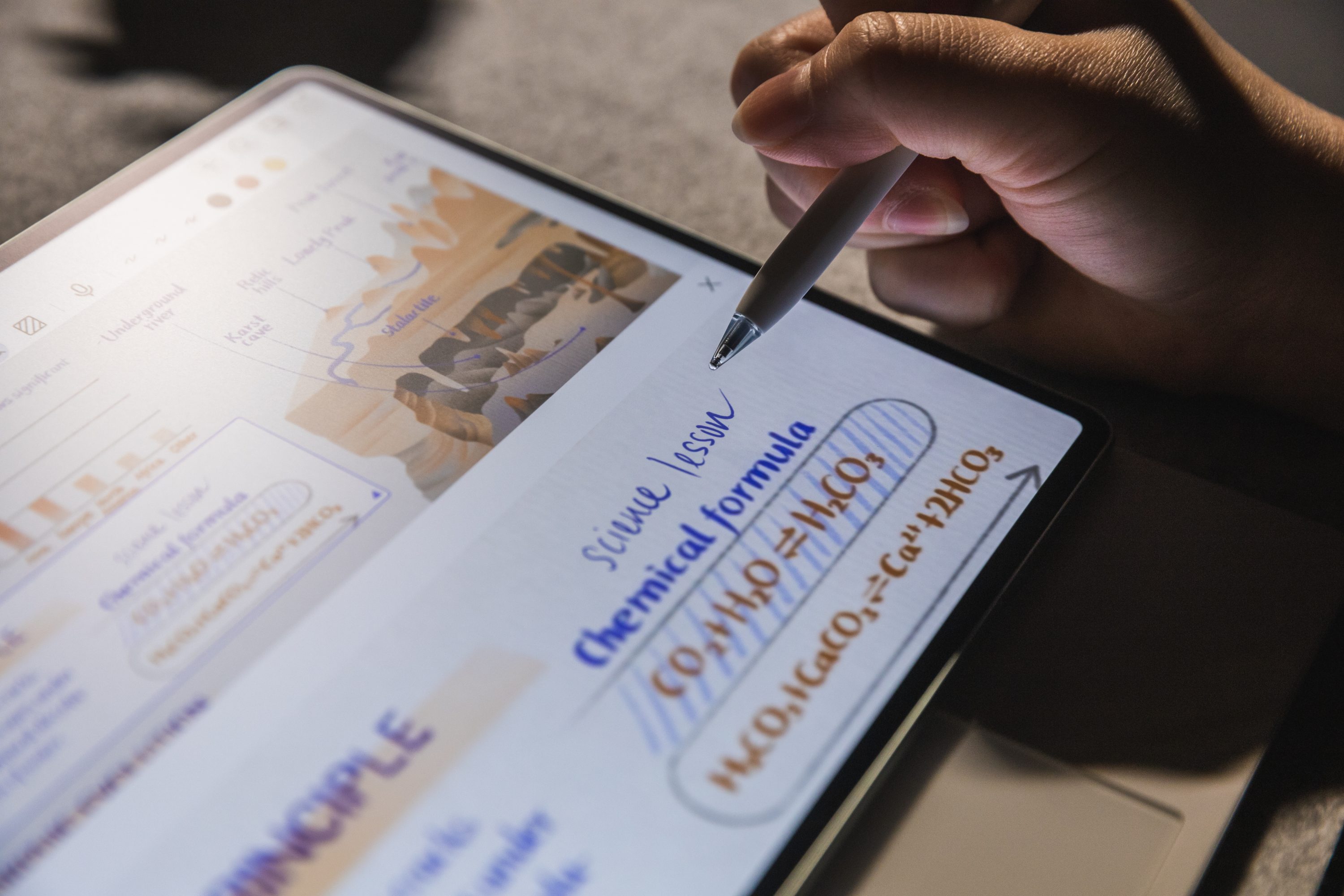 华为全新MatePad Pro 12.2 媲美PC的旗舰体验,移动办公的革命性伙伴 为高效办公与移动专业人士精心设计