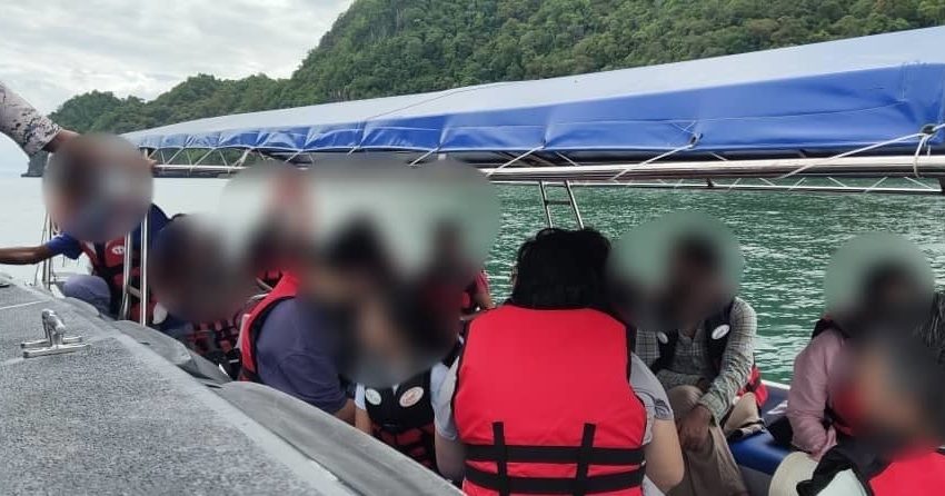 2舵手21游客遭扣查 无牌超载观光船被拦截
