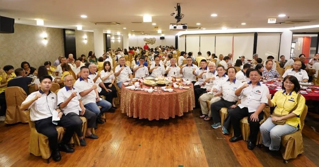 拒與行動黨合作自立新政途 怡東馬華高呼解散國陣