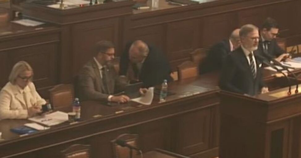 司法部陷比特币捐赠丑闻 捷克反对党倒阁失败