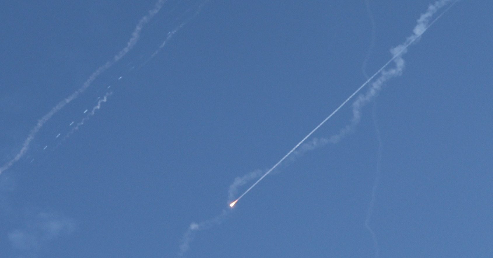 美空袭伊朗后 以色列提升全国警戒级别、关闭领空