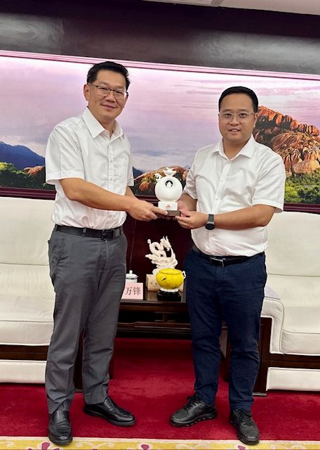 林万锋率团访福建德化 加强陶瓷产业贸合作