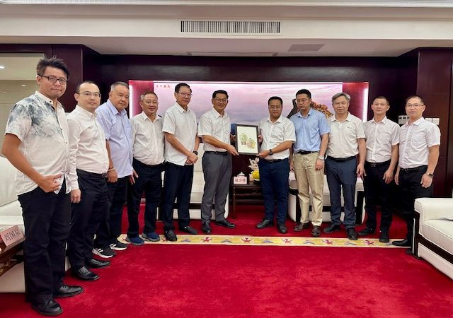 林万锋率团访福建德化 加强陶瓷产业贸合作