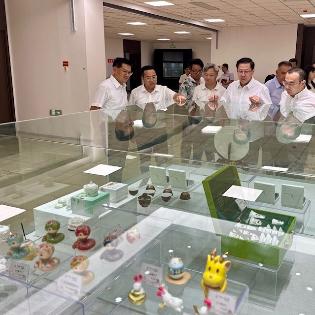 林万锋率团访福建德化 加强陶瓷产业贸合作