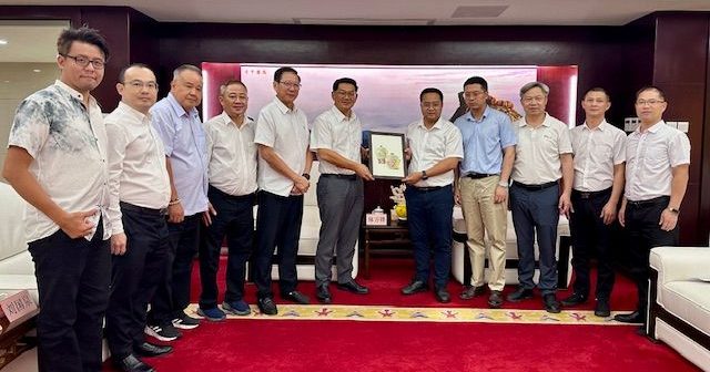 林万锋率团访福建德化 加强陶瓷产业贸合作