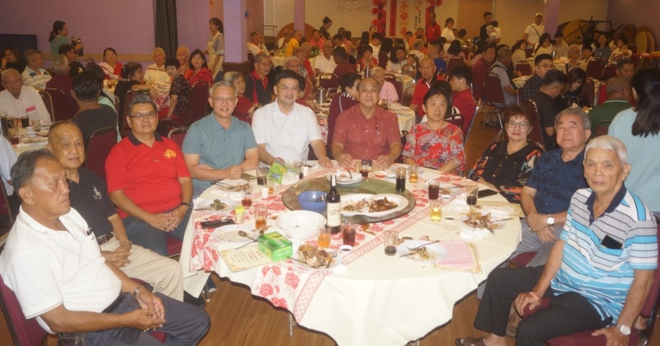 文丁晨光乐龄协会 200会员欢度双亲节联欢宴