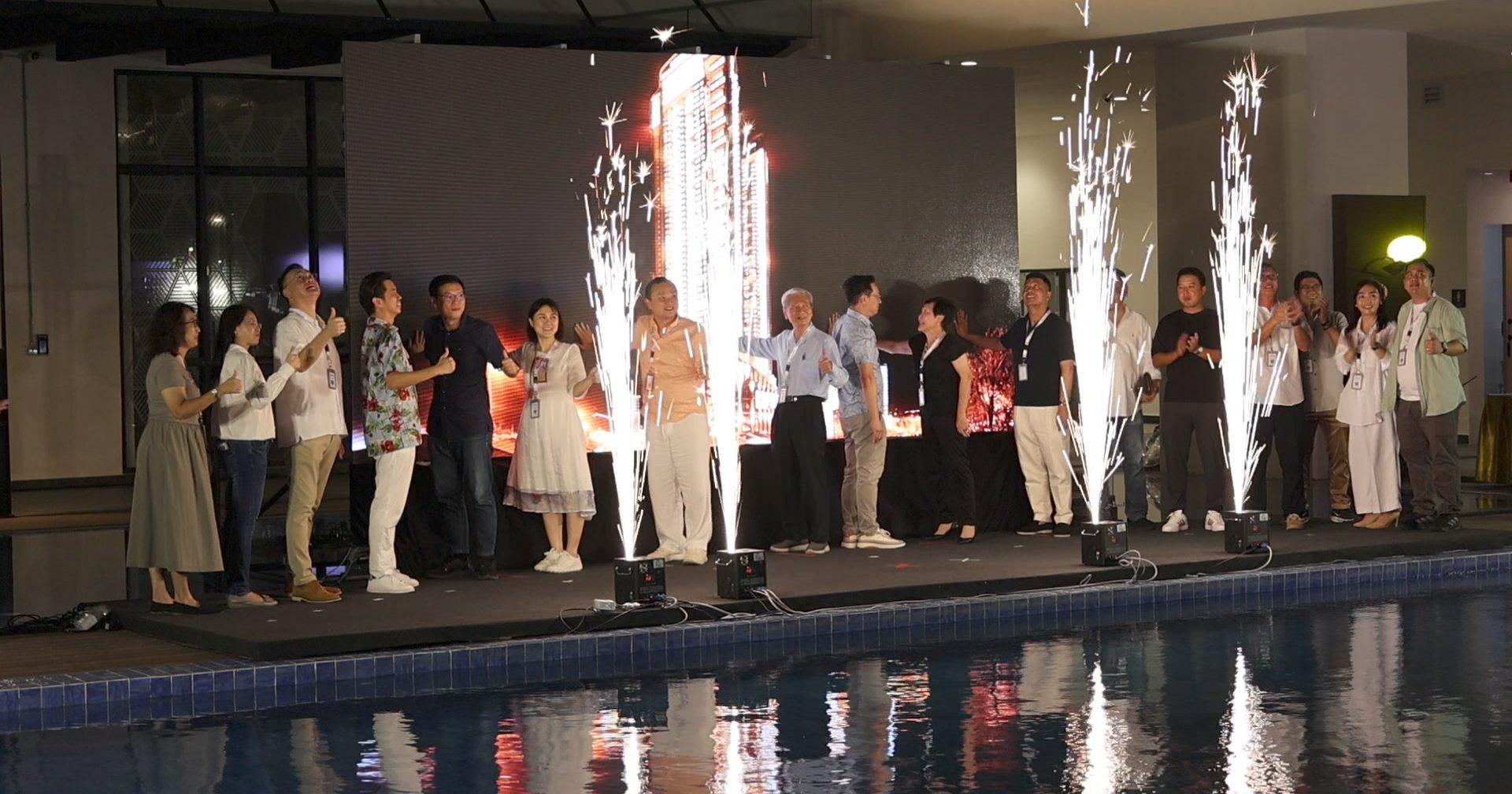 竣工启用亮灯 乐森世纪迎千户入住