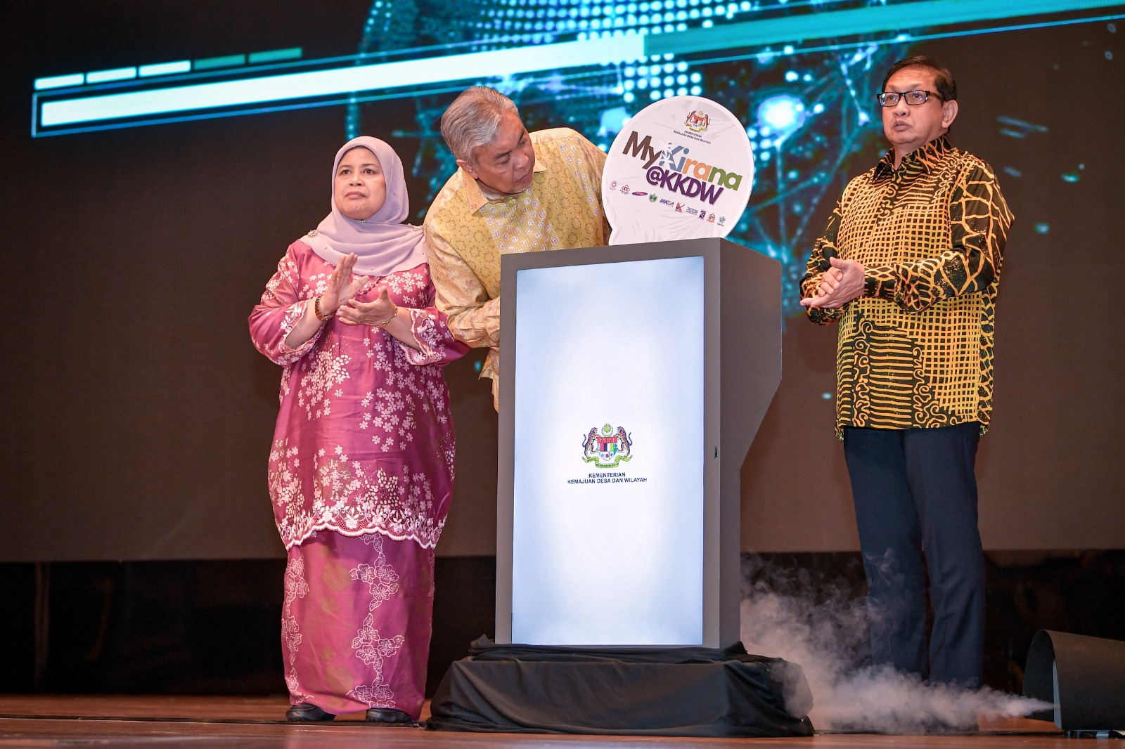 阿末扎希推介“乡村社区计划@乡区发展部