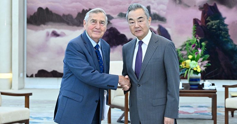 王毅晤哈佛教授艾利森 “中美应寻共存原则框架”